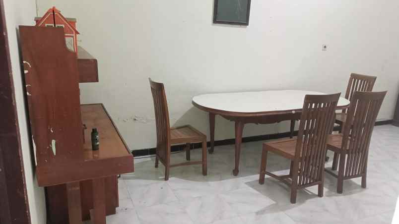dijual rumah rungkut asri