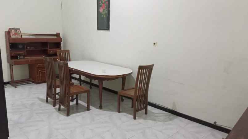 dijual rumah rungkut asri