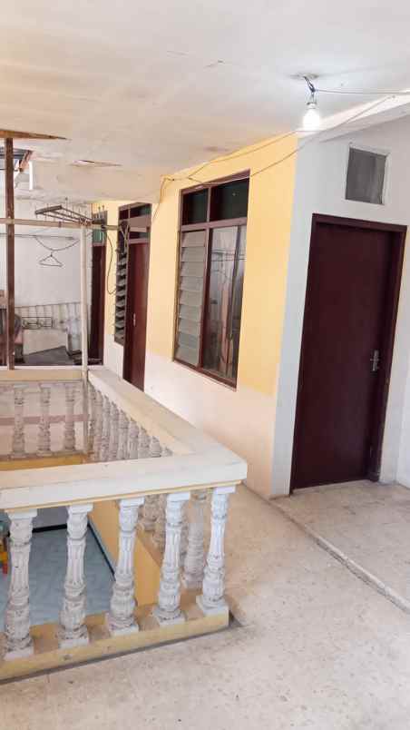 dijual rumah rungkut asri