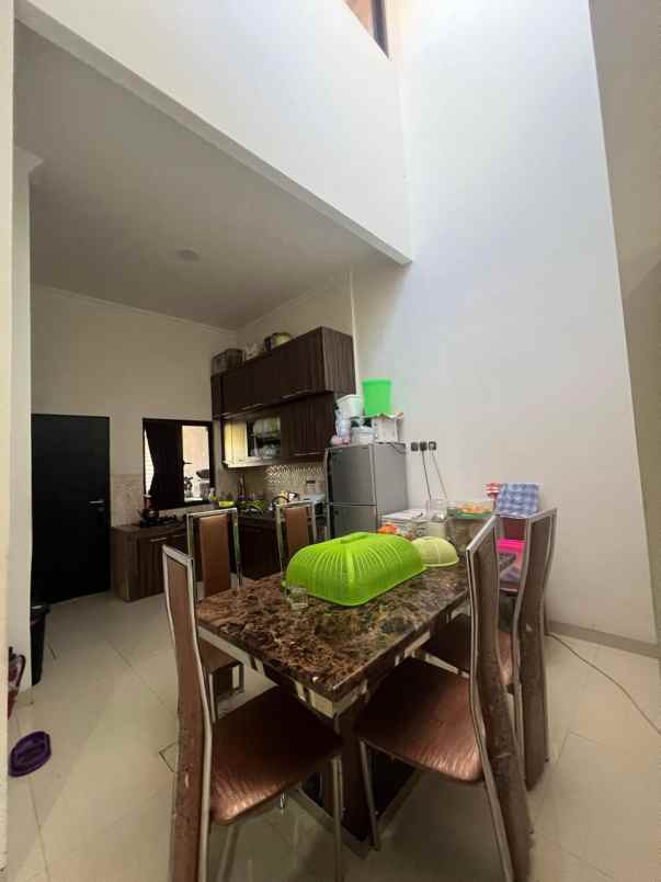 dijual rumah rungkut asri