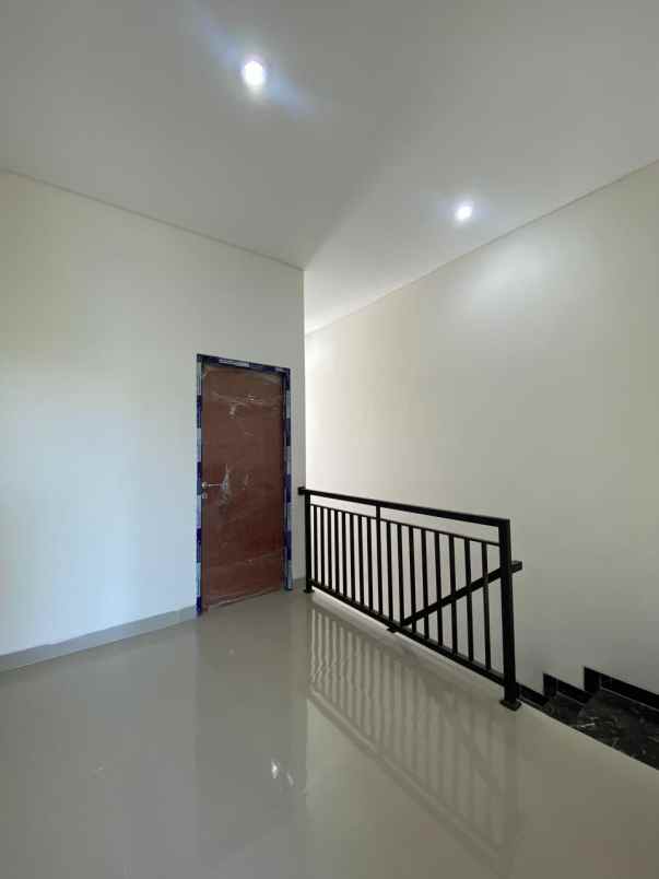 dijual rumah rungkut mapan