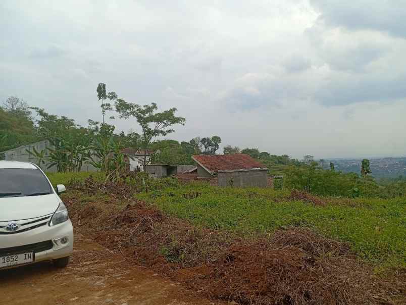 dijual rumah sadeng