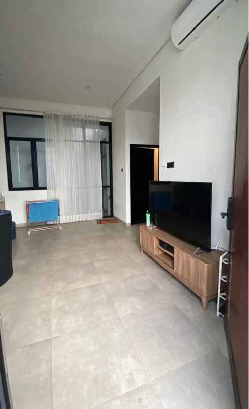 dijual rumah sambiroto