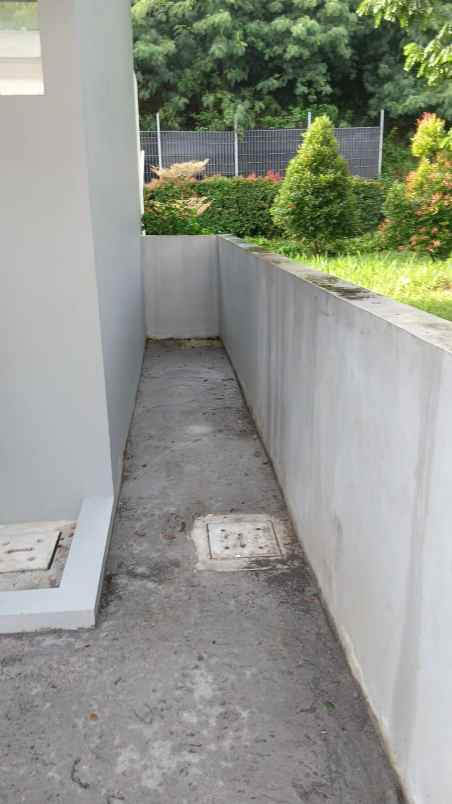 dijual rumah sambiroto