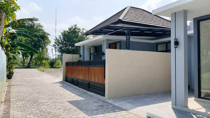 dijual rumah sambiroto