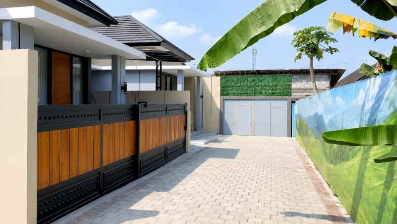 dijual rumah sambiroto