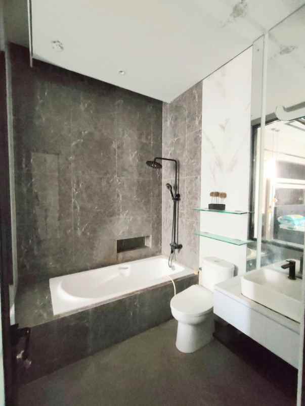 dijual rumah sapphire wiradadi