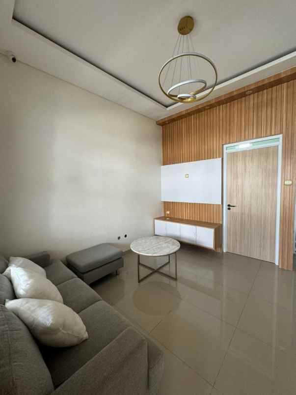 dijual rumah sariwangi