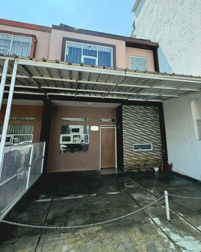 dijual rumah sariwangi