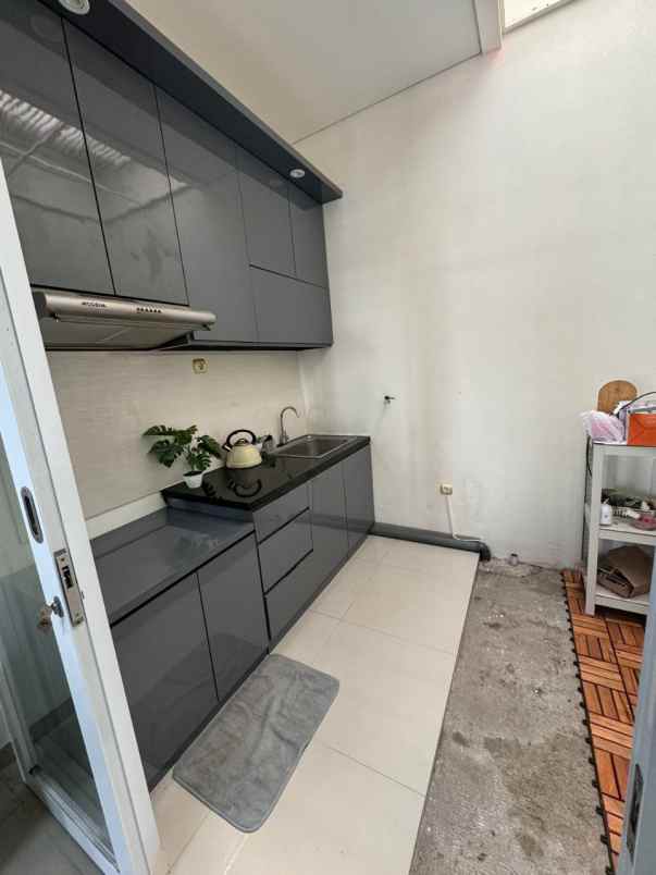 dijual rumah sariwangi