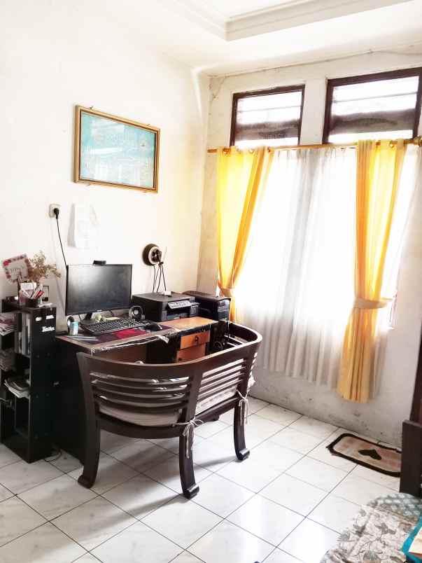 dijual rumah second kawasan bintaro sektor 2