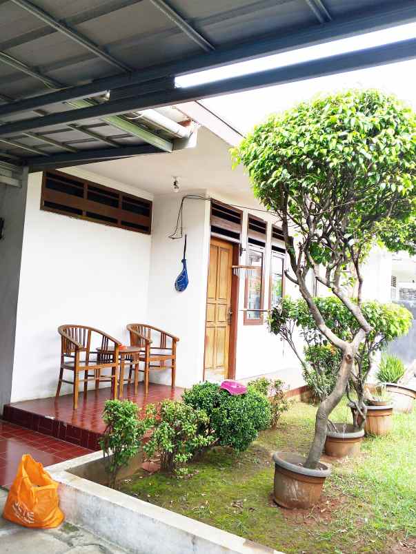 dijual rumah second kawasan bintaro sektor 2