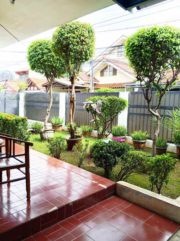 dijual rumah second kawasan bintaro sektor 2