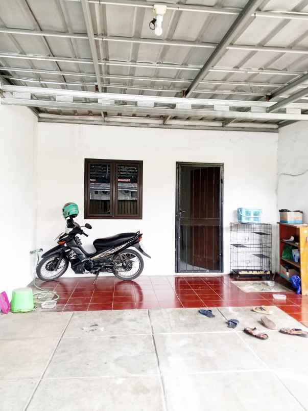 dijual rumah second kawasan bintaro sektor 2