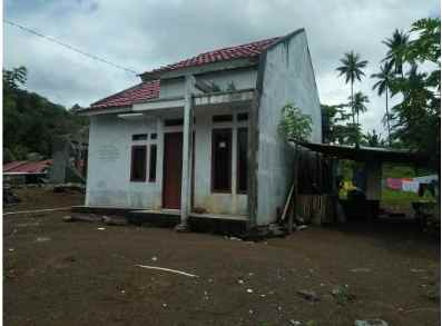 dijual rumah seharga 100jt di ronawulu sulut