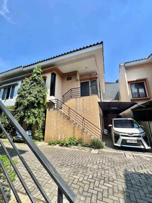 dijual rumah semi furnished di cluster gading viera