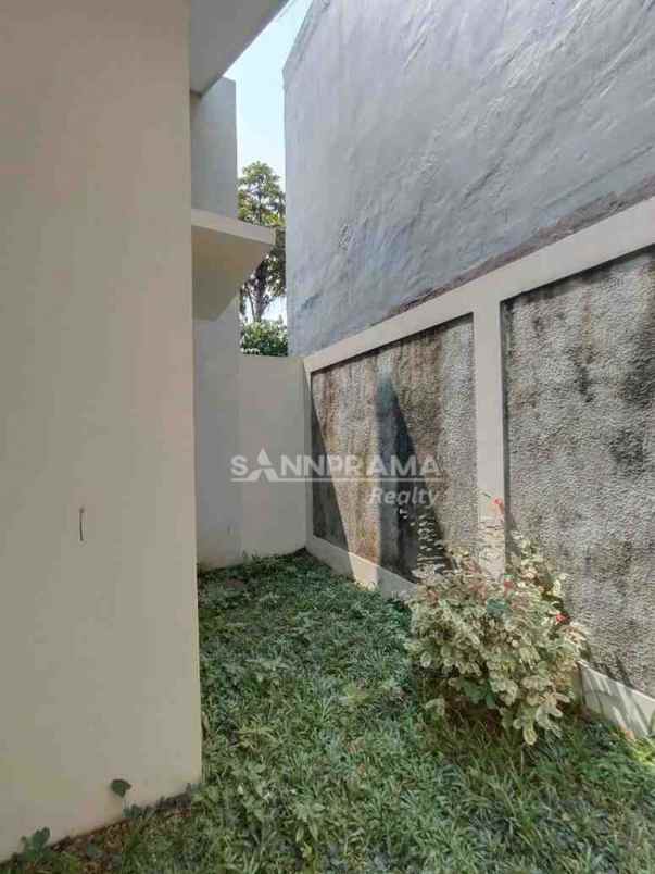 dijual rumah sentul