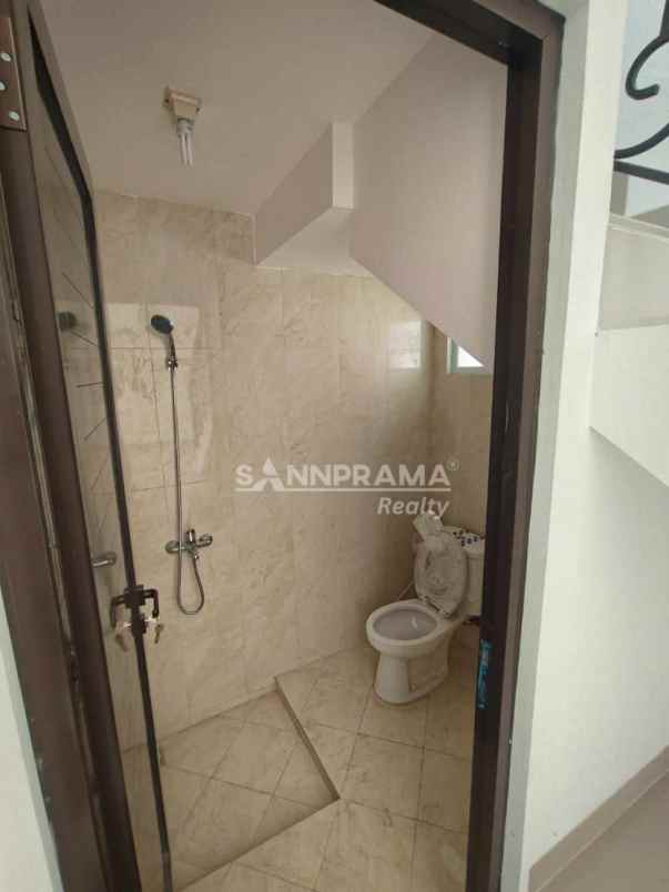 dijual rumah sentul