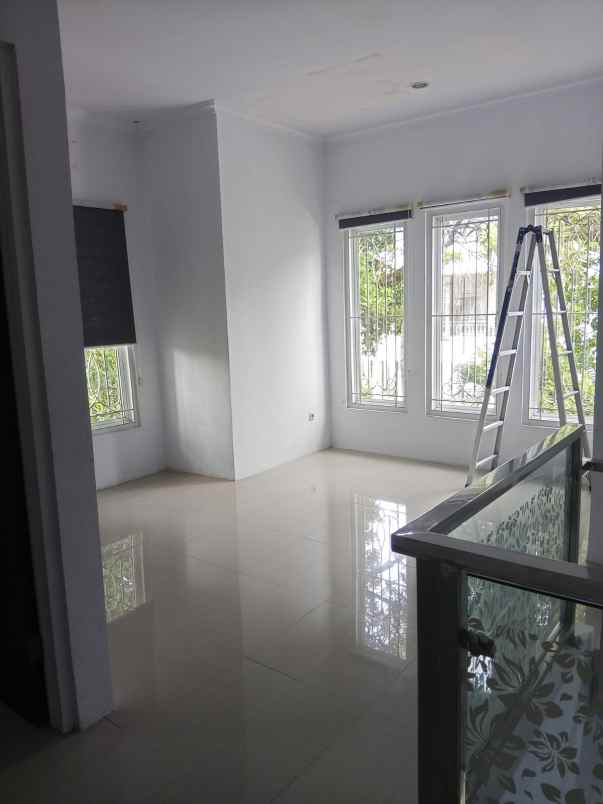 dijual rumah sentul city