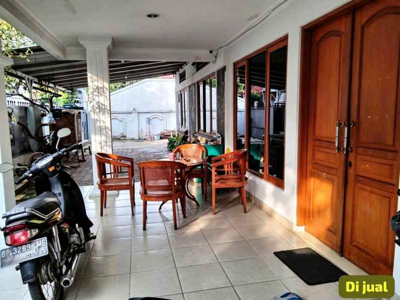 dijual rumah setiabudi