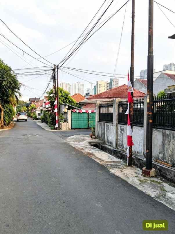 dijual rumah setiabudi