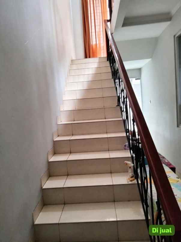 dijual rumah setiabudi