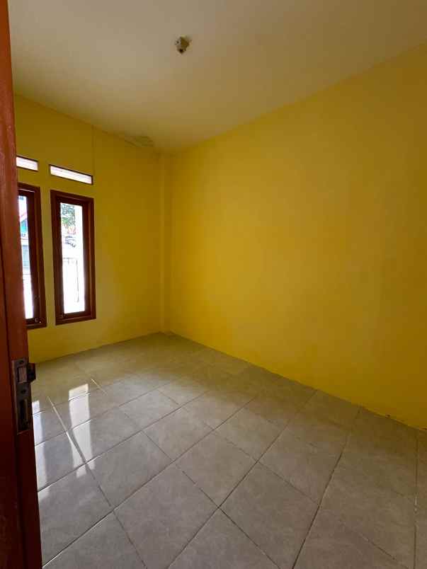 dijual rumah siap huni