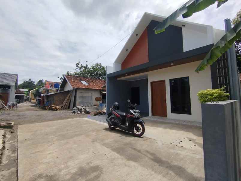 dijual rumah sidokarto