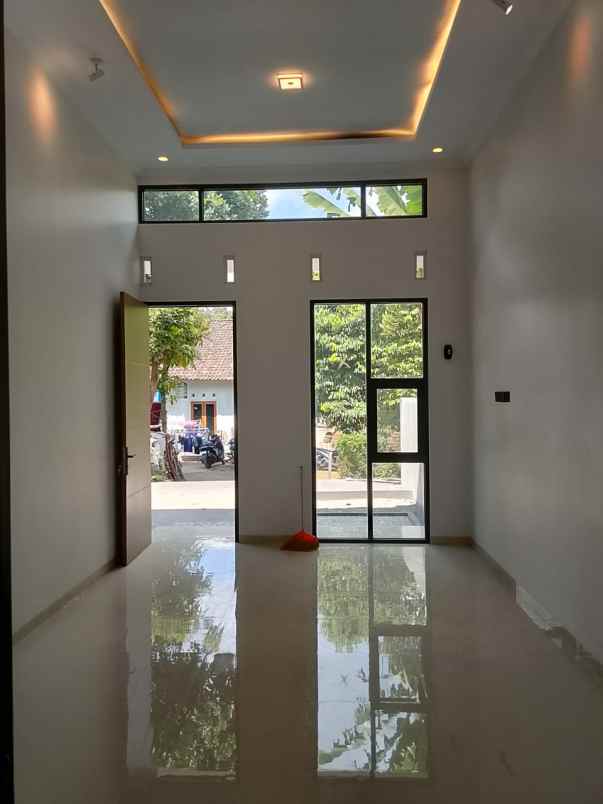 dijual rumah smkn 1 seyegan
