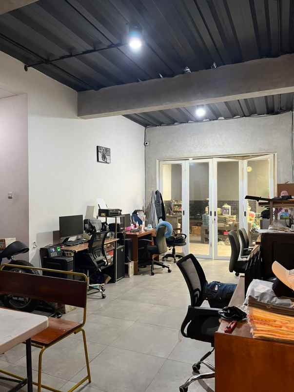 dijual rumah solontongan karawitan