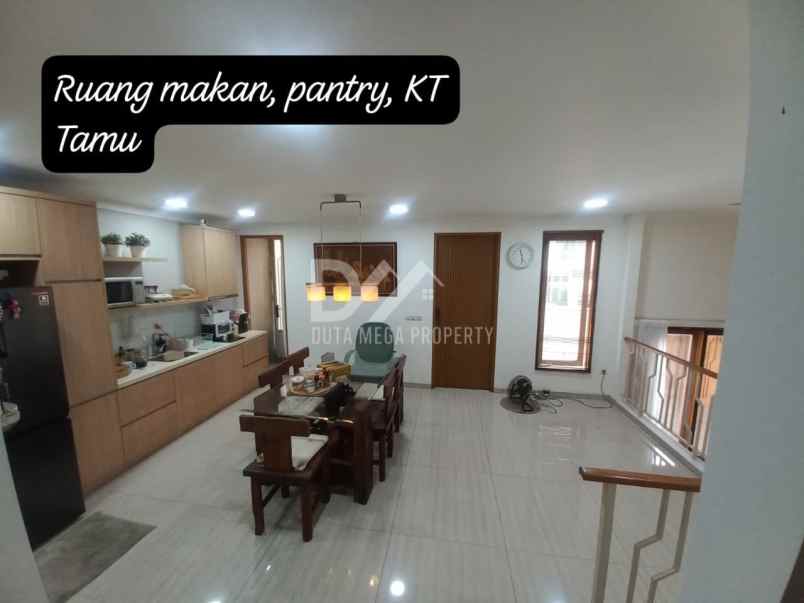 dijual rumah split level di bsd city