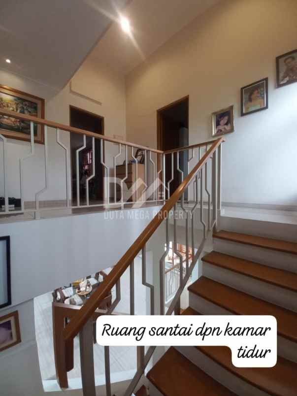 dijual rumah split level di bsd city