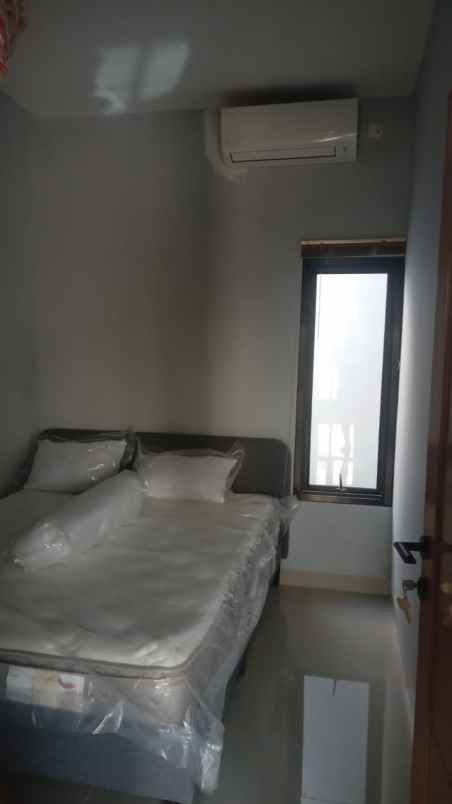 dijual rumah sriamur