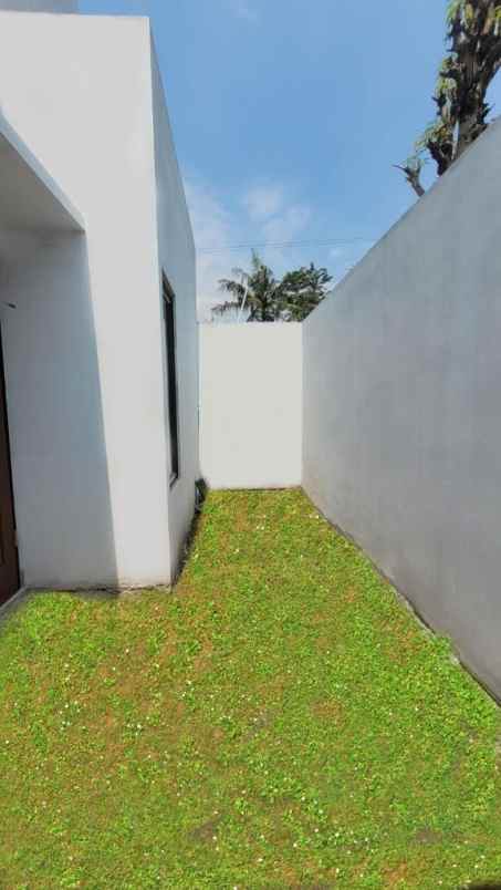 dijual rumah sriamur