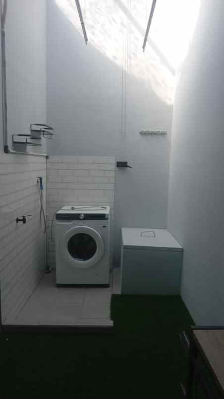 dijual rumah sriamur