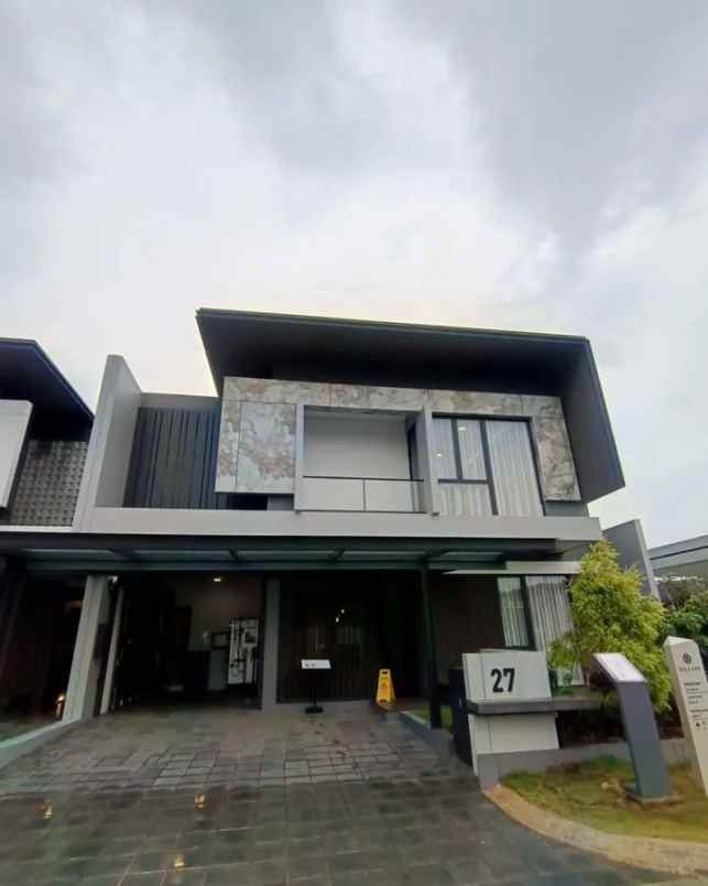 dijual rumah sultan di summarecon bandung