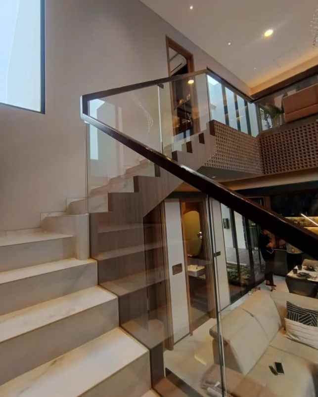 dijual rumah sultan di summarecon bandung