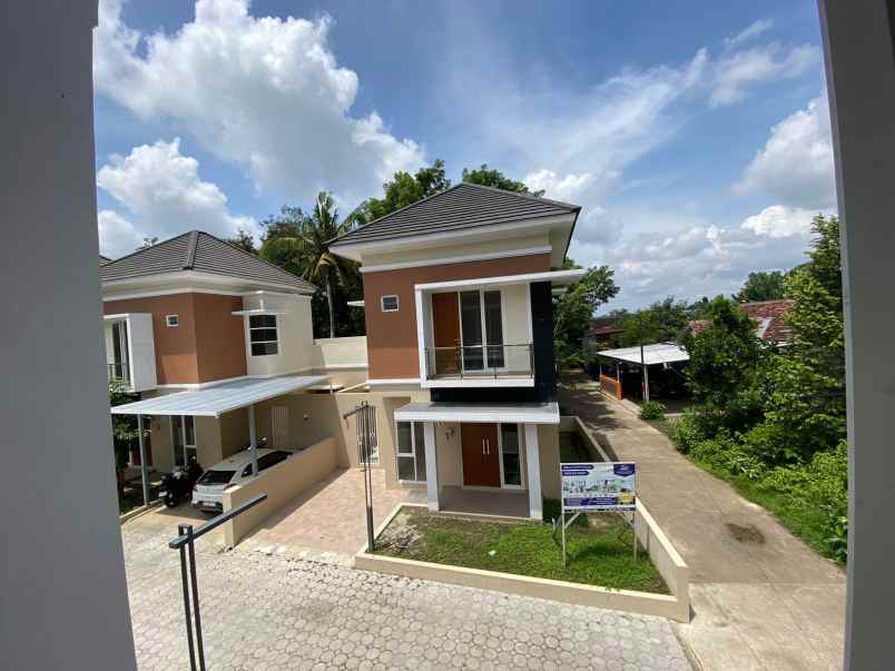 dijual rumah sumberharjo madurejo