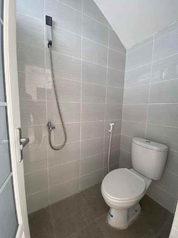 dijual rumah taman jivva