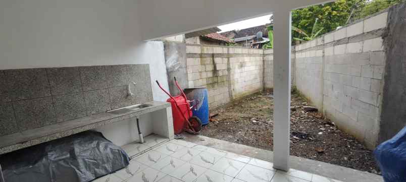 dijual rumah tembalang