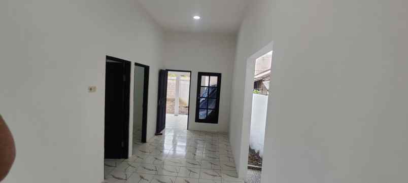 dijual rumah tembalang
