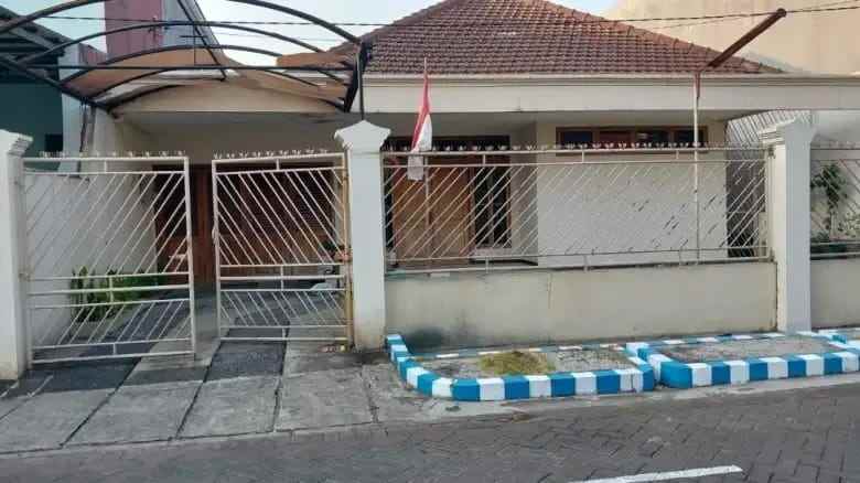 dijual rumah tenggilis