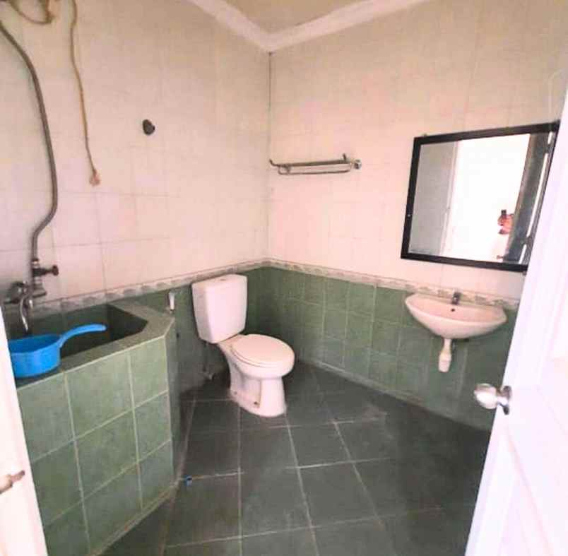 dijual rumah tenggilis utara