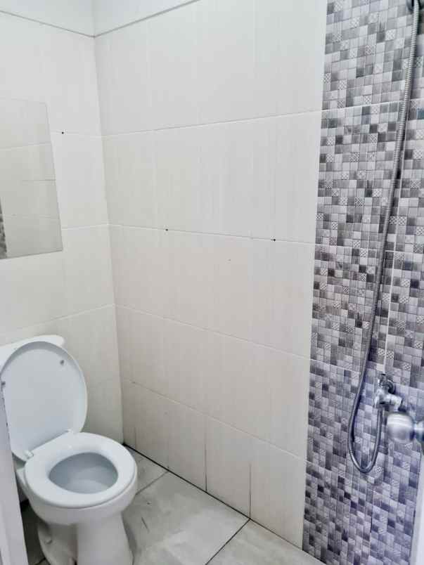 dijual rumah the akasia eight