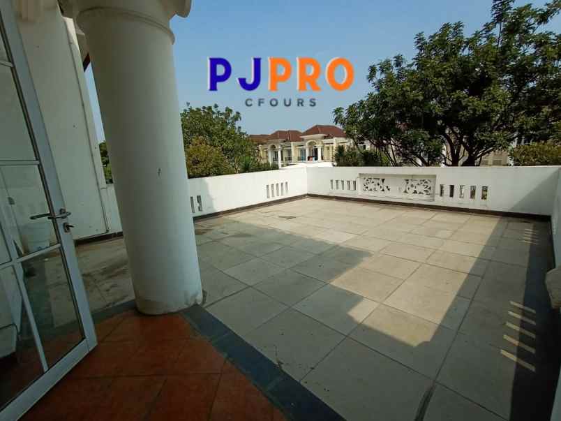 dijual rumah the royal residence