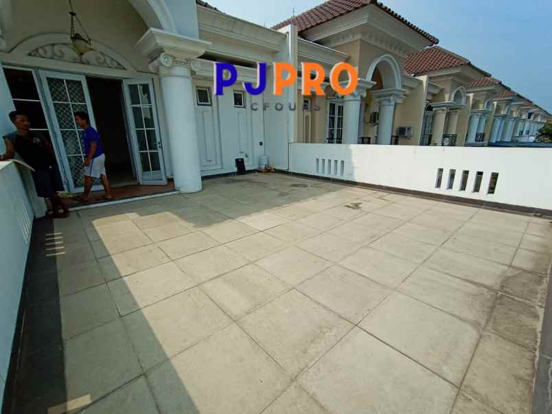 dijual rumah the royal residence
