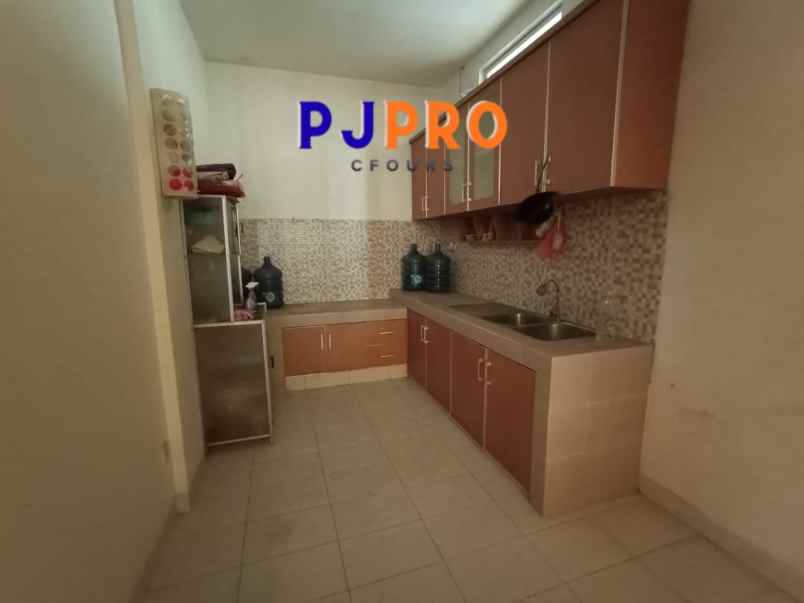 dijual rumah the royal residence