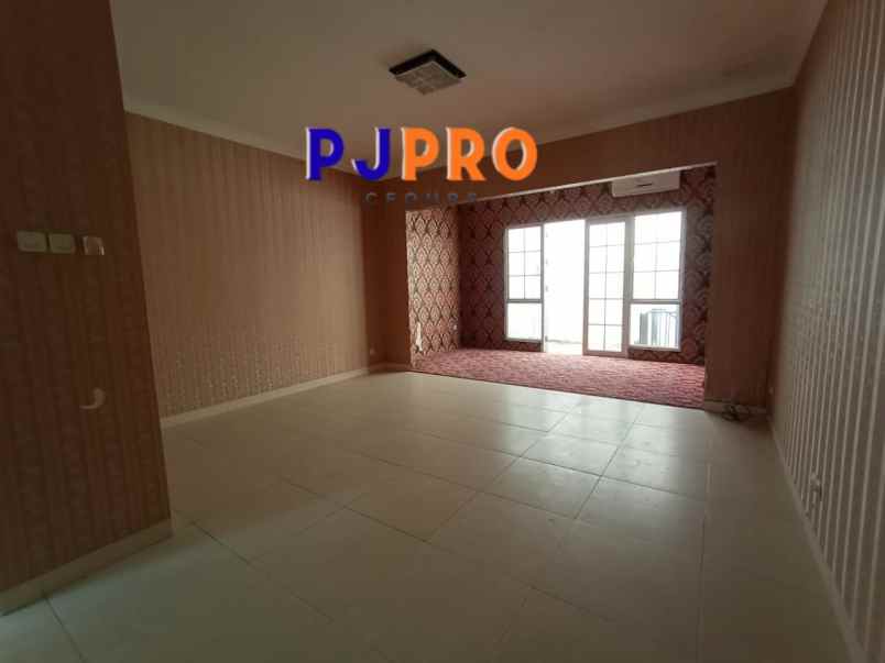 dijual rumah the royal residence