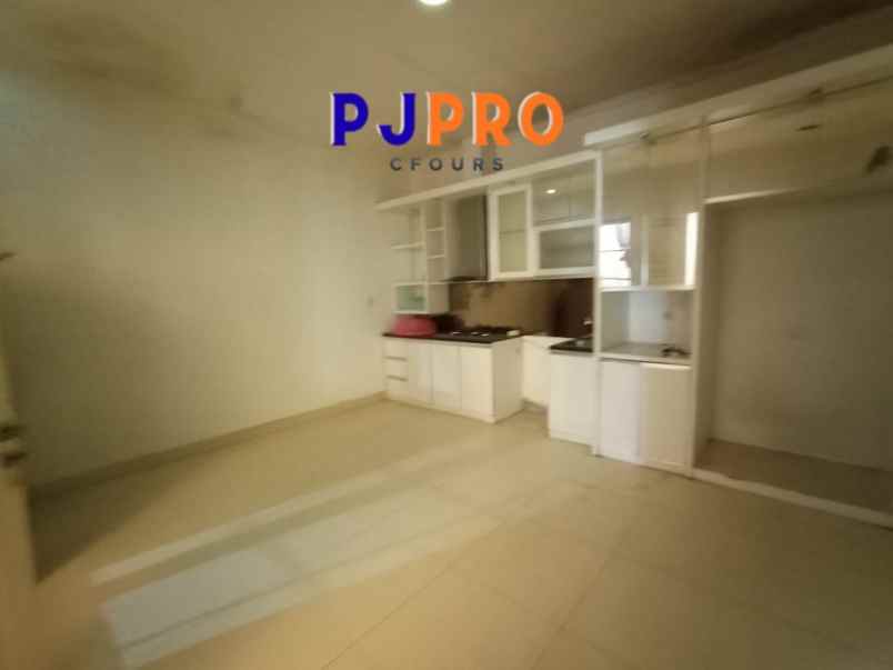 dijual rumah the royal residence