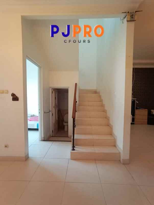 dijual rumah the royal residence
